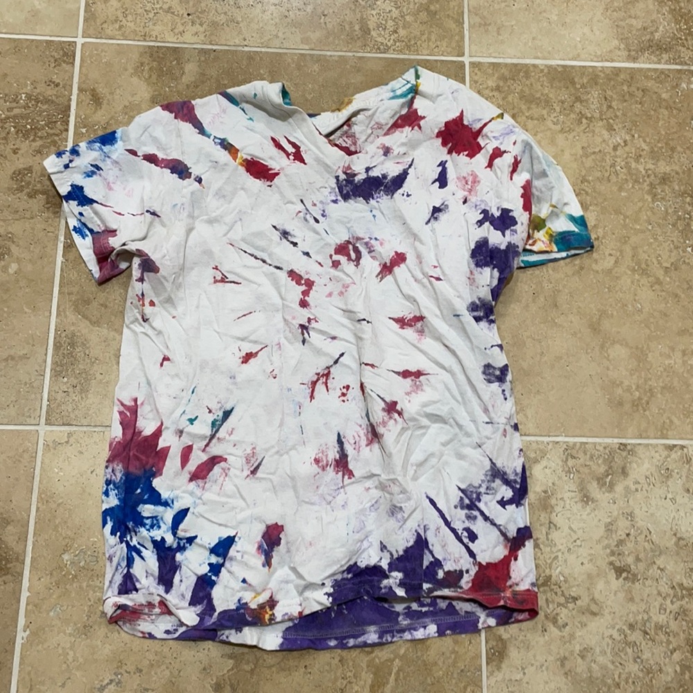 Tie die V neck